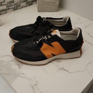 New Balance 327
